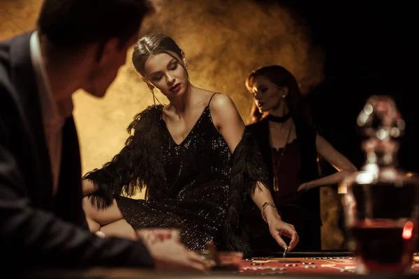 Casino trực tuyến trên thantai88 được phân chia thành những khu vực nào?